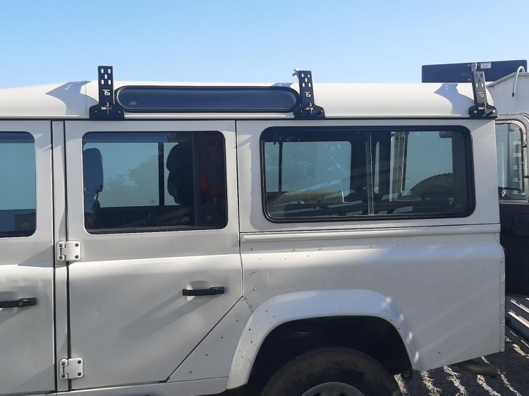 Fußsatz Stützfußsatz 220mm Land Rover Defender 90/110.jpg
