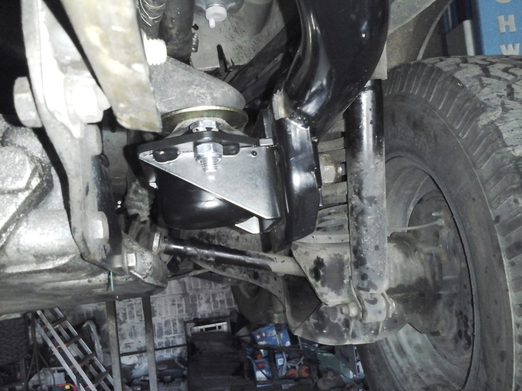 VW T3 / T25 Motorhalterung Adapter.jpg