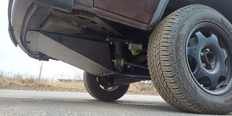vordere Unterfahrschutzplatte vw T3 Syncro.jpg